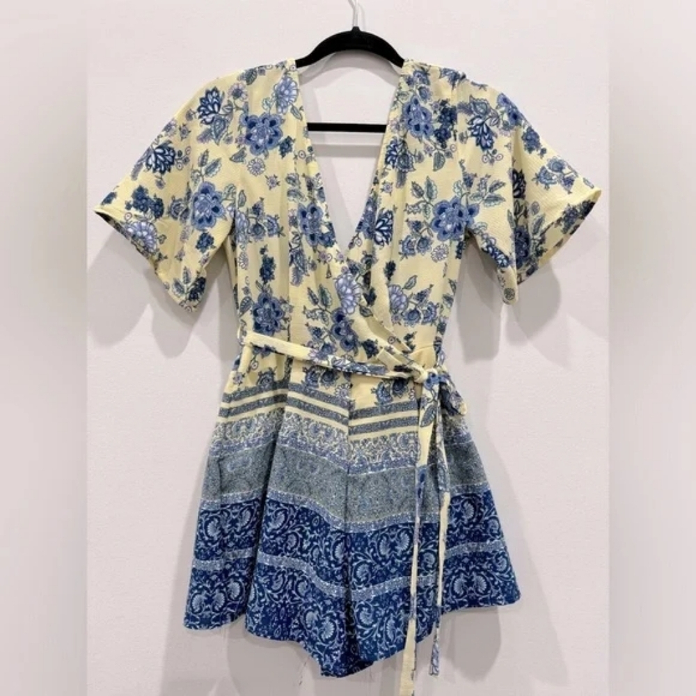 Miami by Francesca’s Blue & Yellow Floral Wrap Romper – Size Large